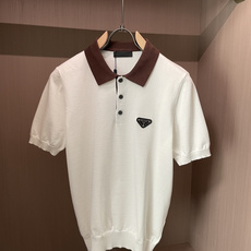 Prad 2026ss夏季新品男士针织翻领短袖衫!独家首发 采用纤维超细与高弹的伊力特纱线织造而成,质感 Prad 2026ss夏季新品男士针织翻领短袖衫!独家首发 采用纤维超细与高弹的伊力特纱线织造而成,质感