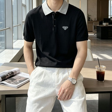 Prad 2026ss夏季新品男士针织翻领短袖衫!独家首发 采用纤维超细与高弹的伊力特纱线织造而成,质感 Prad 2026ss夏季新品男士针织翻领短袖衫!独家首发 采用纤维超细与高弹的伊力特纱线织造而成,质感