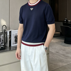 Prad 2026ss夏季新品男士针织圆领短袖衫!独家首发 采用纤维超细与高弹的伊力特纱线织造而成,质感 Prad 2026ss夏季新品男士针织圆领短袖衫!独家首发 采用纤维超细与高弹的伊力特纱线织造而成,质感