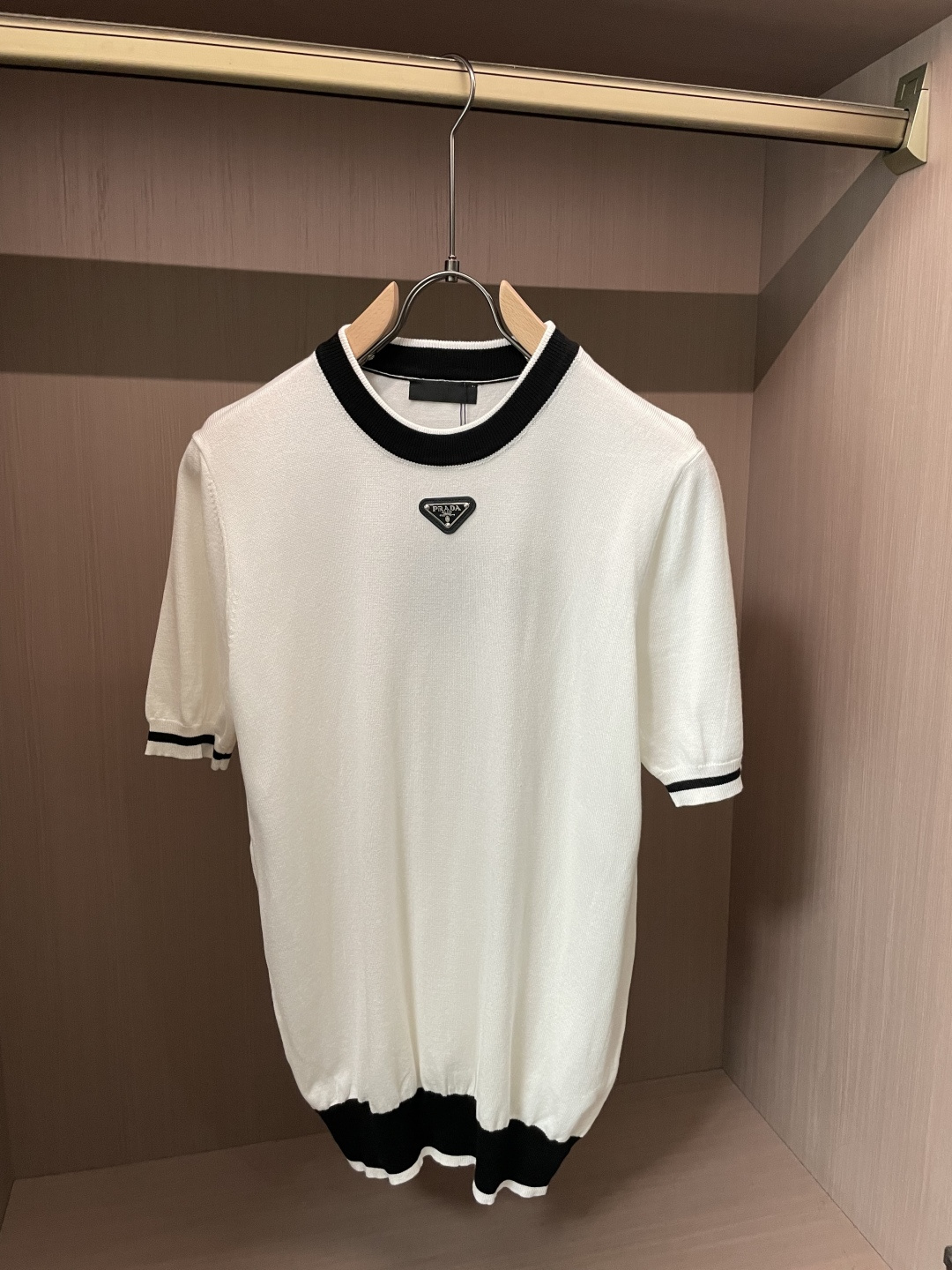 Prad 2026ss夏季新品男士针织圆领短袖衫！独家首发 采用纤维超细与高弹的伊力特纱线织造而成，质感