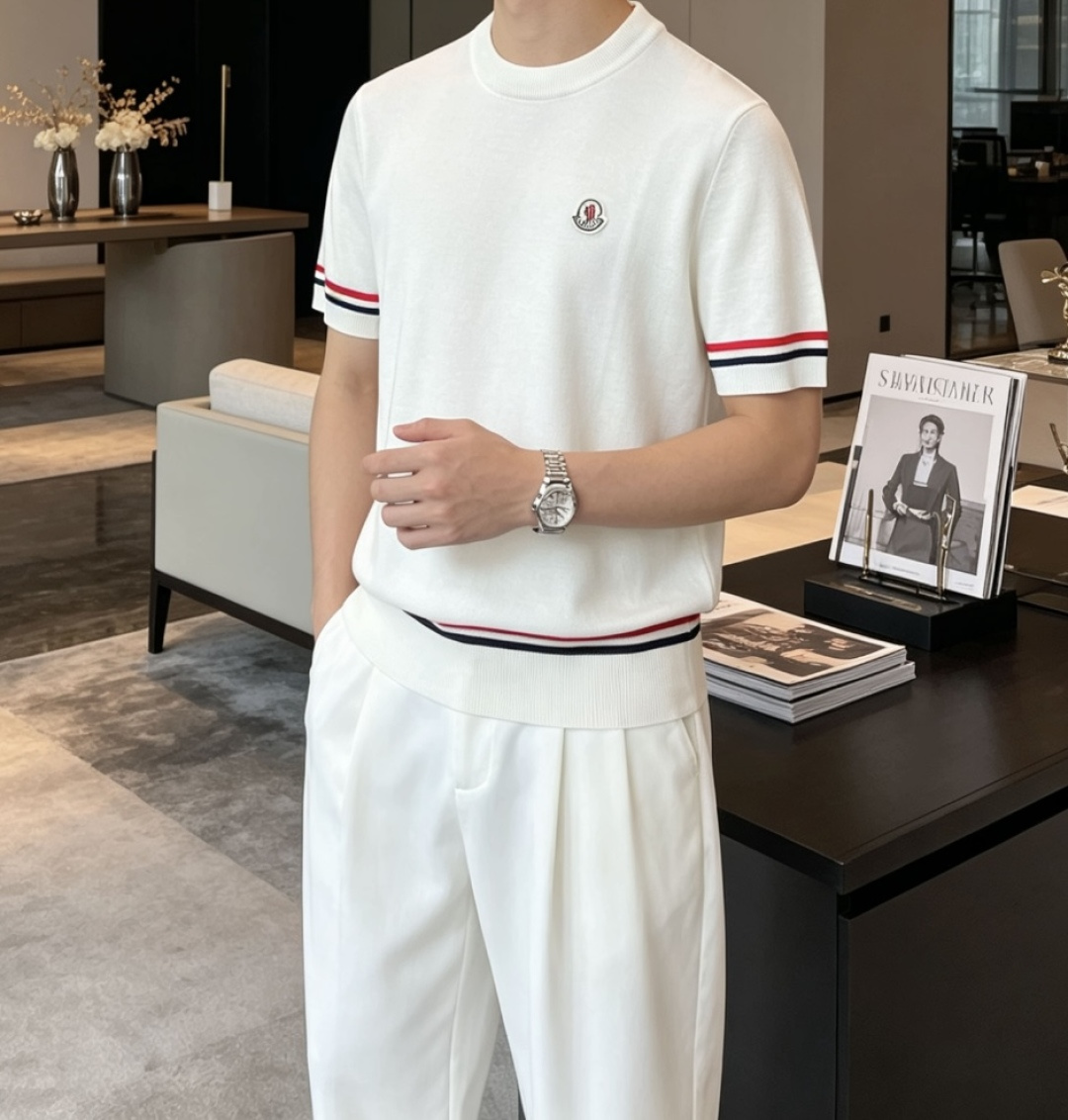 蒙口 2026ss夏季新品男士针织圆领短袖衫！独家首发 采用纤维超细与高弹的伊力特纱线织造而成，质感与纹