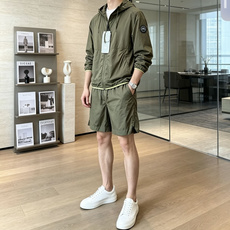 加拿大鹅轻薄防晒两件套,户外休闲懒人成套穿搭 整套采用同款轻量化速干面料,轻薄透气,自带UPF防晒力,防水抗皱,上身零负 加拿大鹅轻薄防晒两件套,户外休闲懒人成套穿搭 整套采用同款轻量化速干面料,轻薄透气,自带UPF防晒力,防水抗皱,上身零负