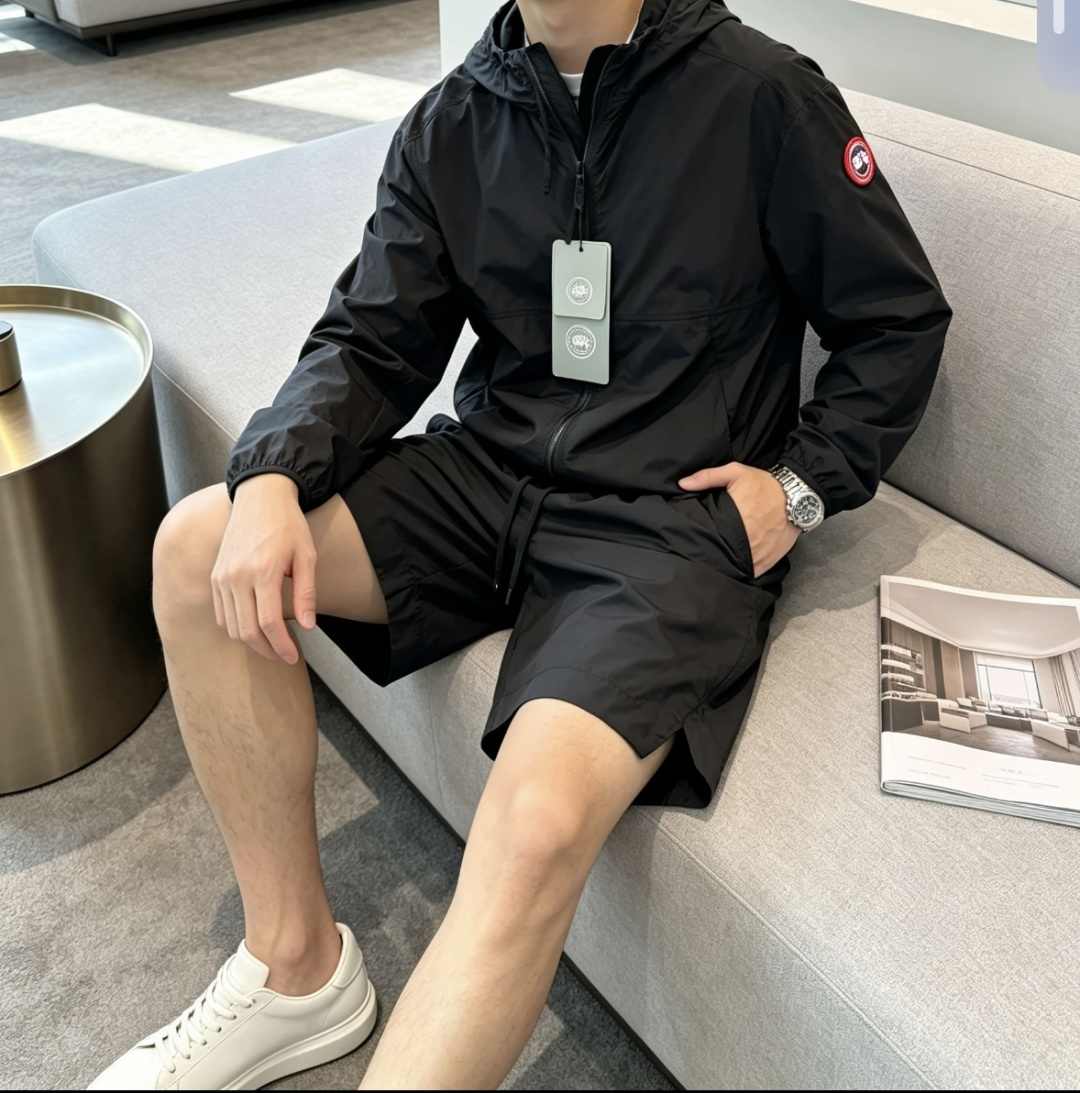 加拿大鹅轻薄防晒两件套，户外休闲懒人成套穿搭 整套采用同款轻量化速干面料，轻薄透气，自带UPF防晒力，防水抗皱，上身零负