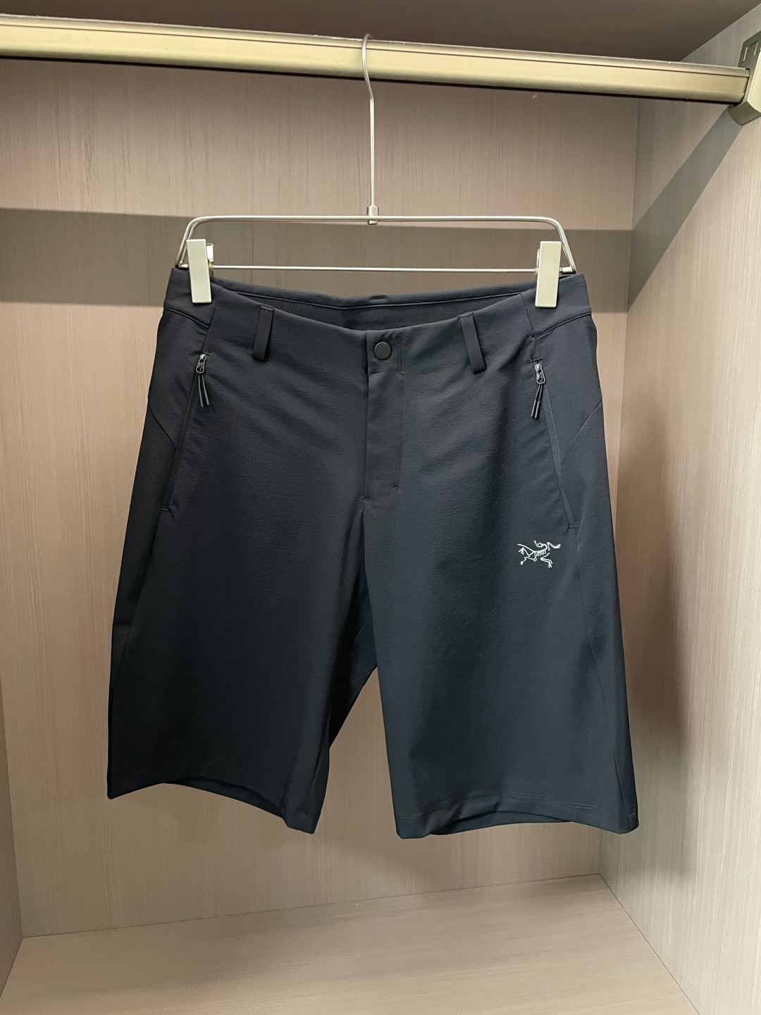 鸟家 26新品短裤  冰感速干面料，夏日体感直降3℃ 采用高弹冰丝速干面料，触感丝滑凉感，上身自带降温buff，告别夏日