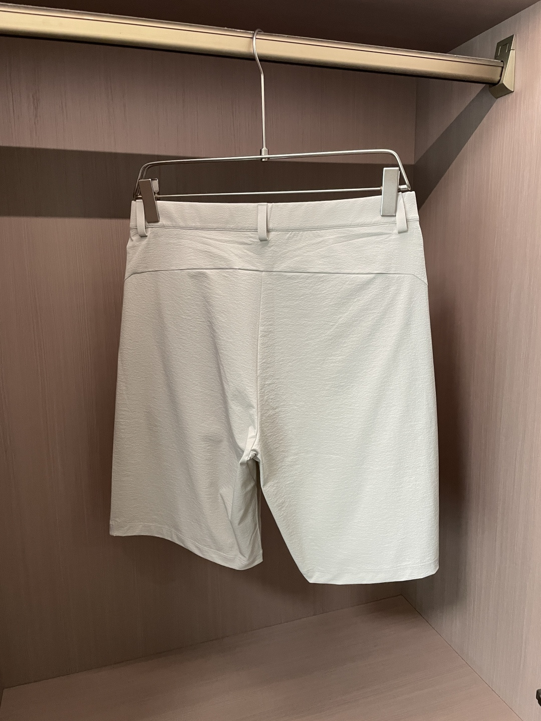 鸟家 26新品短裤  冰感速干面料，夏日体感直降3℃ 采用高弹冰丝速干面料，触感丝滑凉感，上身自带降温buff，告别夏日