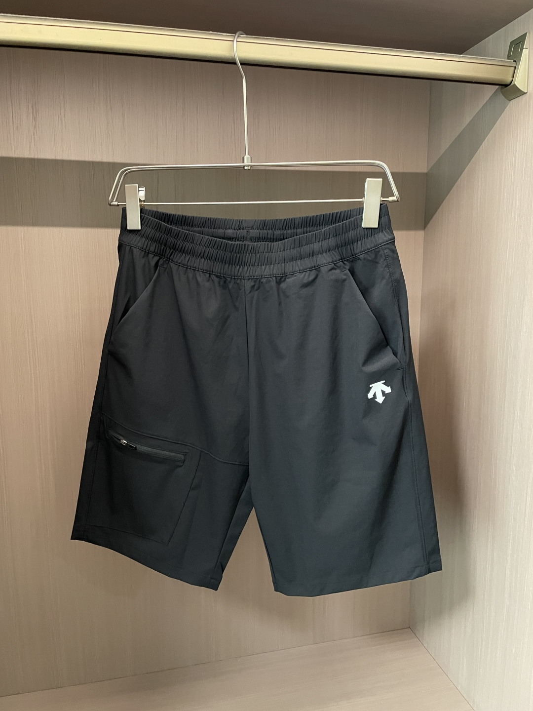 迪桑特 26新品短裤  冰感速干面料，夏日体感直降3℃ 采用高弹冰丝速干面料，触感丝滑凉感，上身自带降温buff，告别夏