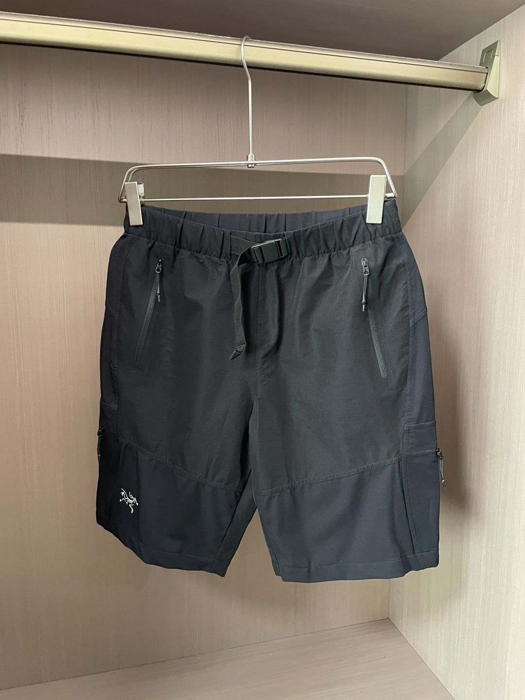 鸟家 26新品短裤  冰感速干面料，夏日体感直降3℃ 采用高弹冰丝速干面料，触感丝滑凉感，上身自带降温buff，告别夏日