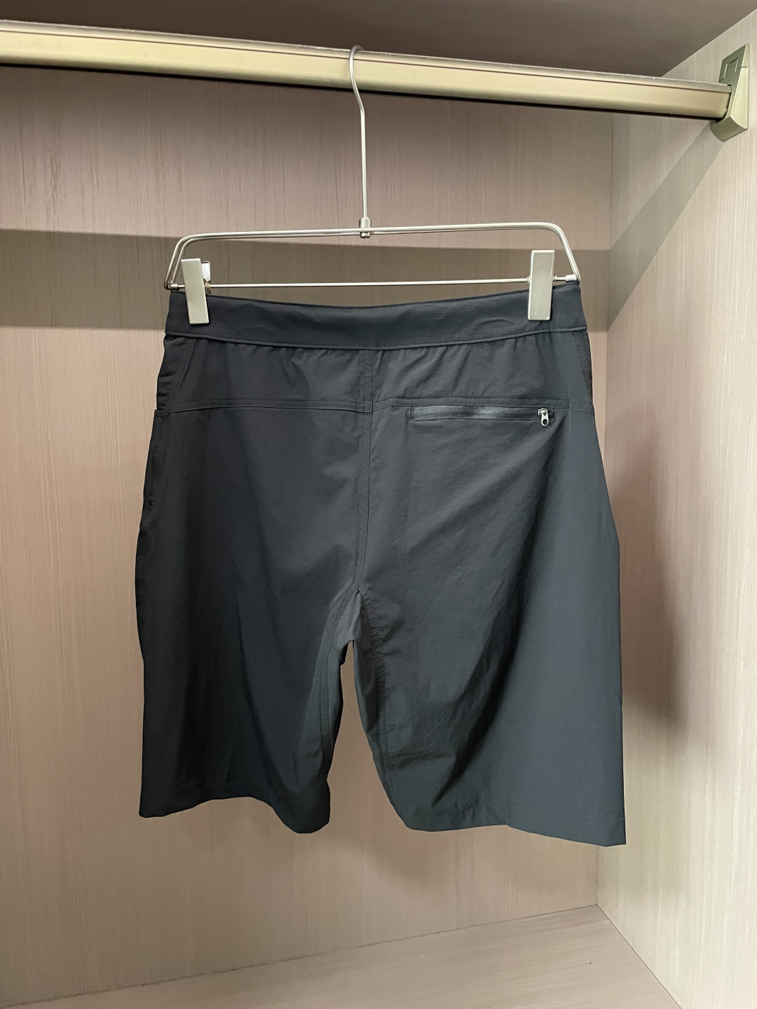 鸟家 26新品短裤  冰感速干面料，夏日体感直降3℃ 采用高弹冰丝速干面料，触感丝滑凉感，上身自带降温buff，告别夏日