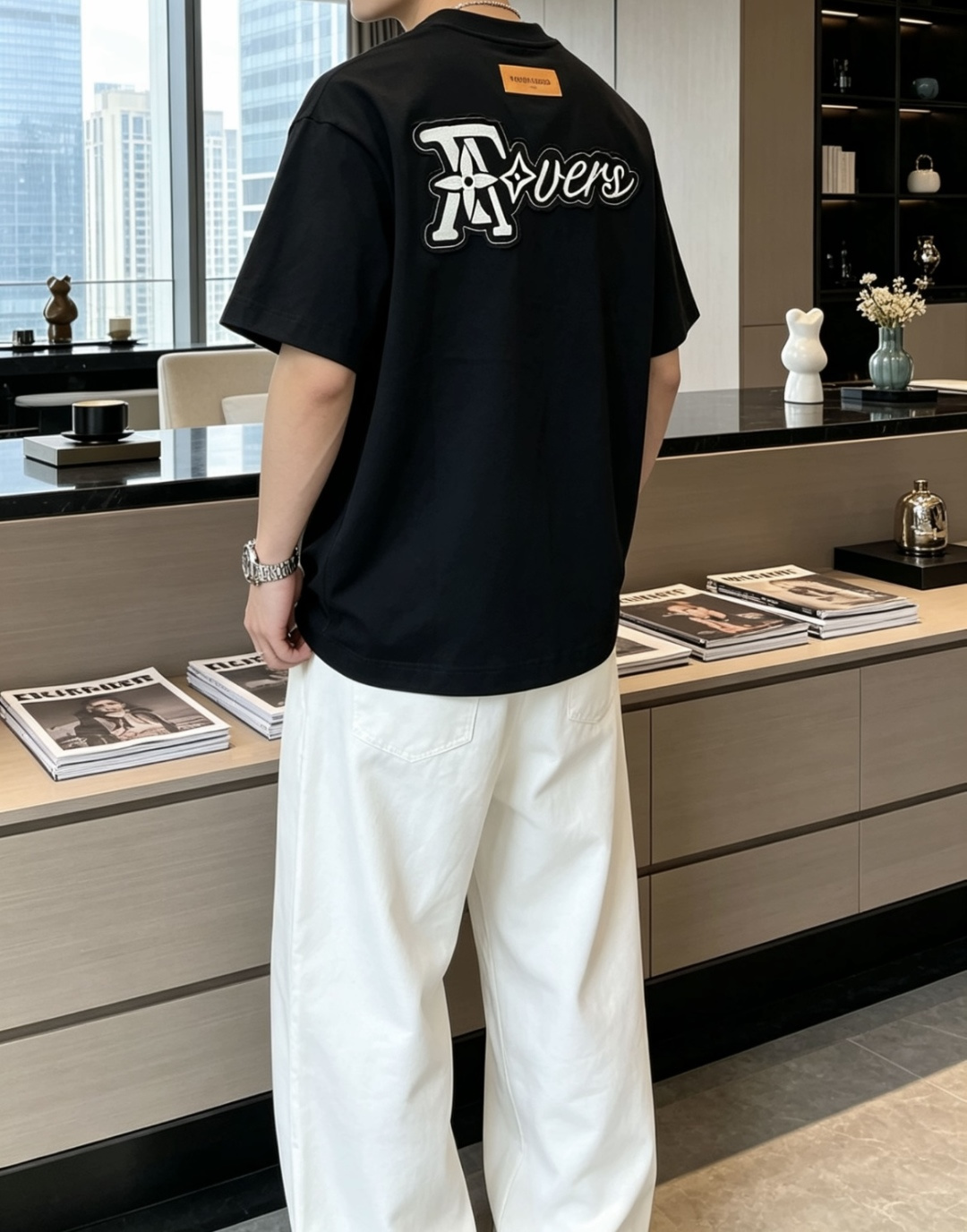 ·   Lv 官网同款 官网同款 官网同款⚠️ 重磅推荐！2026ss夏装新品 专柜在售 最新系列图案logo短袖T恤 