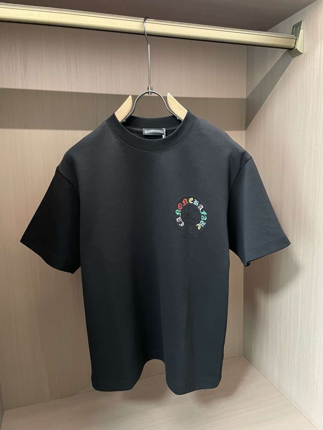 ·   克罗心 官网同款 官网同款 官网同款⚠️ 重磅推荐！2026ss夏装新品 专柜在售 最新系列图案logo短袖T恤