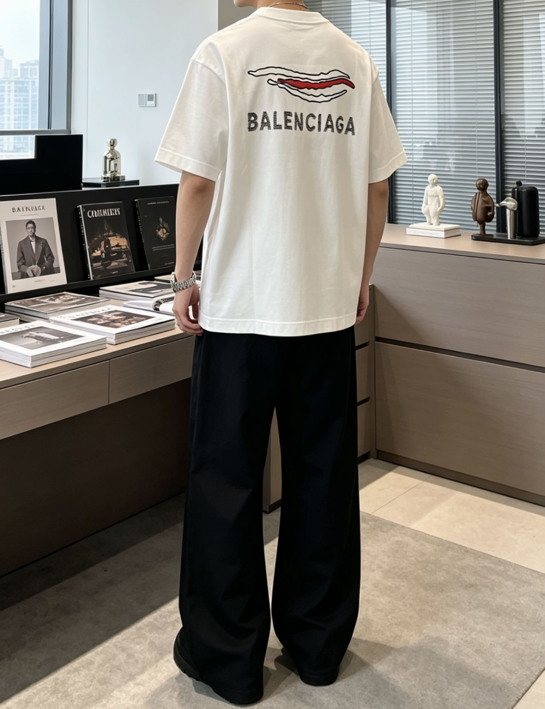 ·   巴黎 官网同款 官网同款 官网同款⚠️ 重磅推荐！2026ss夏装新品 专柜在售 最新系列图案logo短袖T恤 