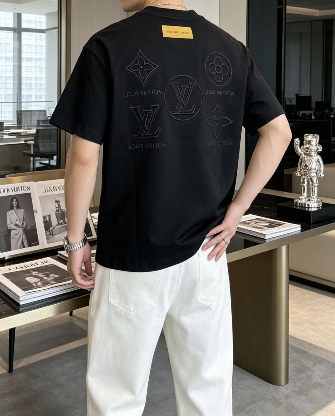 · Lv 官网同款 官网同款 官网同款⚠️ 重磅推荐!2026ss夏装新品 专柜在售 最新系列图案logo短袖T · Lv 官网同款 官网同款 官网同款⚠️ 重磅推荐!2026ss夏装新品 专柜在售 最新系列图案logo短袖T