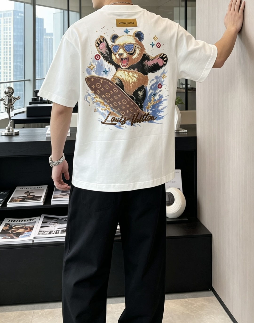 ·   Lv 官网同款 官网同款 官网同款⚠️ 重磅推荐！2026ss夏装新品 专柜在售 最新系列图案logo短袖T恤 