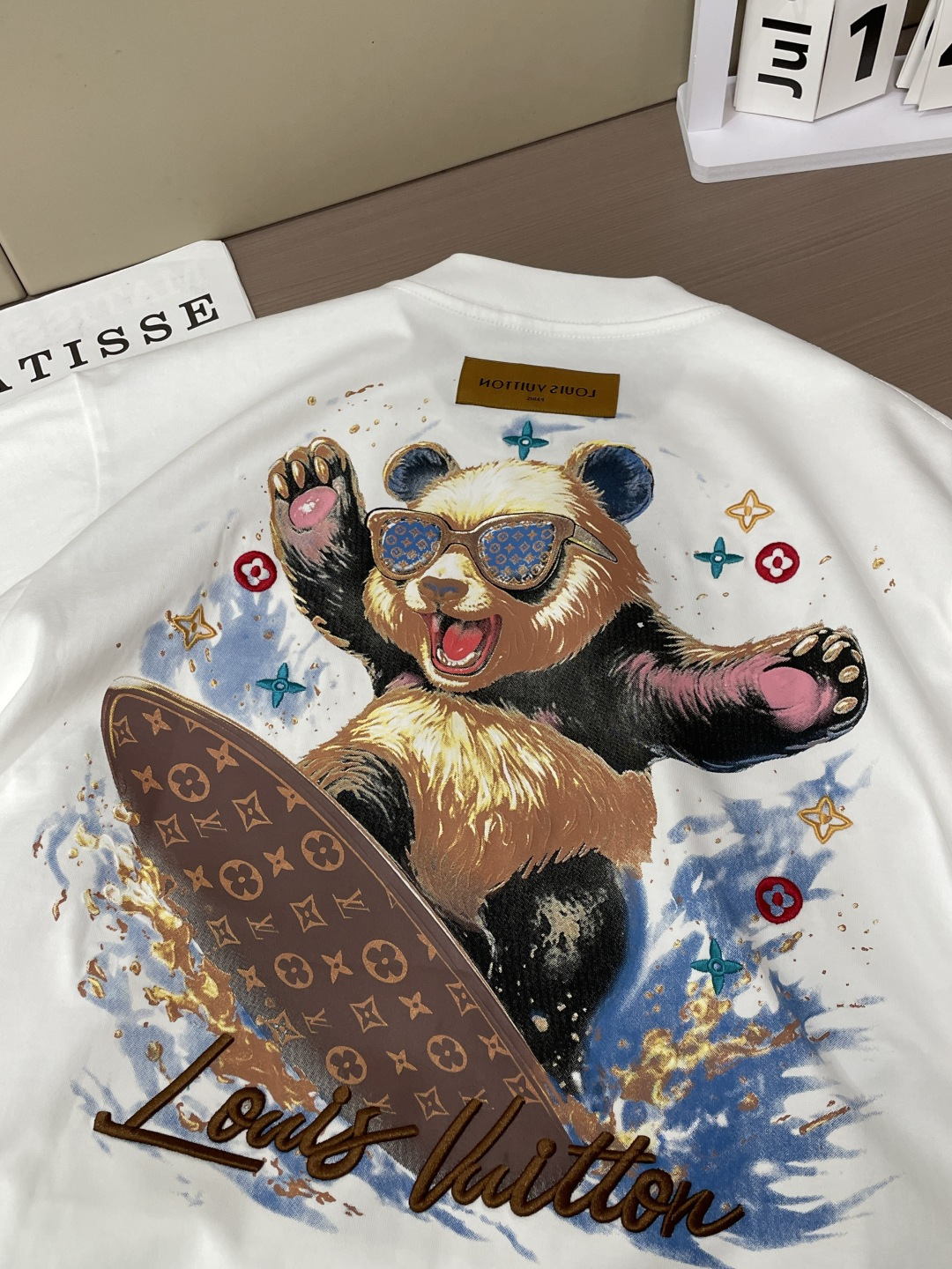 ·   Lv 官网同款 官网同款 官网同款⚠️ 重磅推荐！2026ss夏装新品 专柜在售 最新系列图案logo短袖T恤 