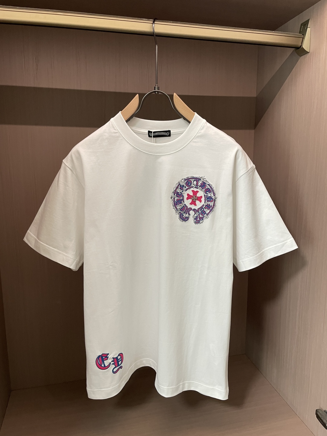 · 克罗心 官网同款 官网同款 官网同款⚠️ 重磅推荐!2026ss夏装新品 专柜在售 最新系列图案logo短袖T恤 · 克罗心 官网同款 官网同款 官网同款⚠️ 重磅推荐!2026ss夏装新品 专柜在售 最新系列图案logo短袖T恤