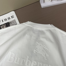 · Bur 官网同款 官网同款 官网同款⚠️ 重磅推荐!2026ss夏装新品 专柜在售 最新系列图案logo短袖T恤 · Bur 官网同款 官网同款 官网同款⚠️ 重磅推荐!2026ss夏装新品 专柜在售 最新系列图案logo短袖T恤