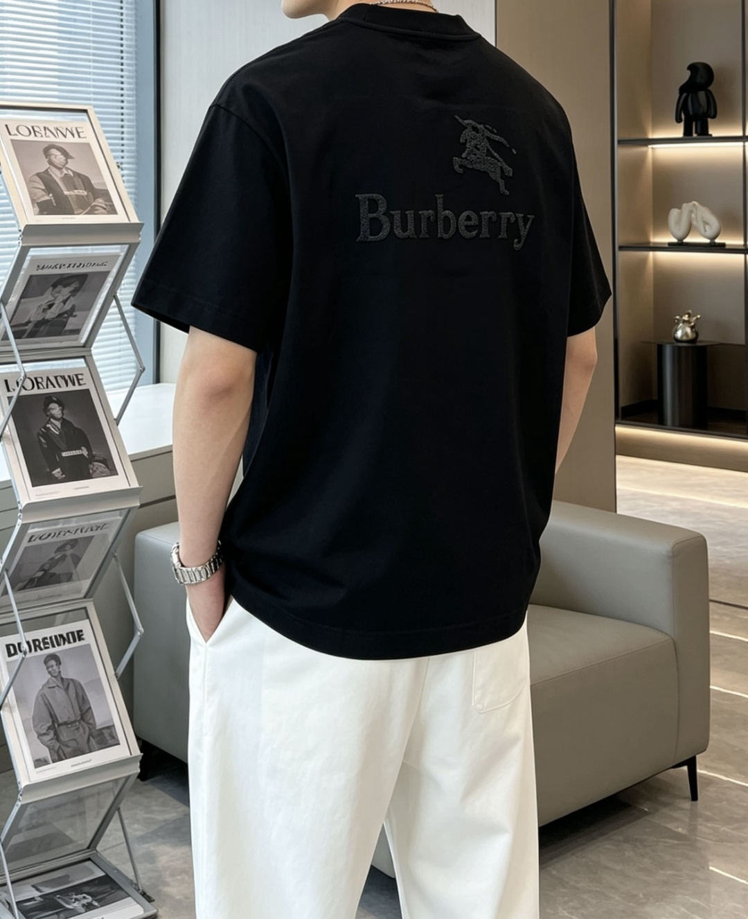 · Bur 官网同款 官网同款 官网同款⚠️ 重磅推荐!2026ss夏装新品 专柜在售 最新系列图案logo短袖T恤 · Bur 官网同款 官网同款 官网同款⚠️ 重磅推荐!2026ss夏装新品 专柜在售 最新系列图案logo短袖T恤