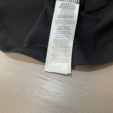 · Bur 官网同款 官网同款 官网同款⚠️ 重磅推荐!2026ss夏装新品 专柜在售 最新系列图案logo短袖T恤 · Bur 官网同款 官网同款 官网同款⚠️ 重磅推荐!2026ss夏装新品 专柜在售 最新系列图案logo短袖T恤
