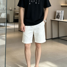 迪奥流苏手写刺绣T恤三色上新,白干净、黑低调、牛油果绿清新吸睛。 流线手写字母+垂坠小挂饰刺绣设计,别致小众不撞款,顺滑 迪奥流苏手写刺绣T恤三色上新,白干净、黑低调、牛油果绿清新吸睛。 流线手写字母+垂坠小挂饰刺绣设计,别致小众不撞款,顺滑