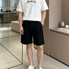 迪奥流苏手写刺绣T恤三色上新,白干净、黑低调、牛油果绿清新吸睛。 流线手写字母+垂坠小挂饰刺绣设计,别致小众不撞款,顺滑 迪奥流苏手写刺绣T恤三色上新,白干净、黑低调、牛油果绿清新吸睛。 流线手写字母+垂坠小挂饰刺绣设计,别致小众不撞款,顺滑