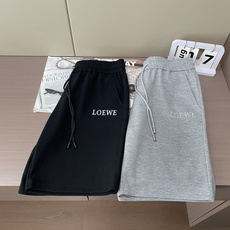Loewe 2026夏季短裤!百搭松紧腰休闲五分裤!松紧腰 两侧插袋 面料采用客供定织高支纯棉料,上身透气,柔软亲肤,手 Loewe 2026夏季短裤!百搭松紧腰休闲五分裤!松紧腰 两侧插袋 面料采用客供定织高支纯棉料,上身透气,柔软亲肤,手