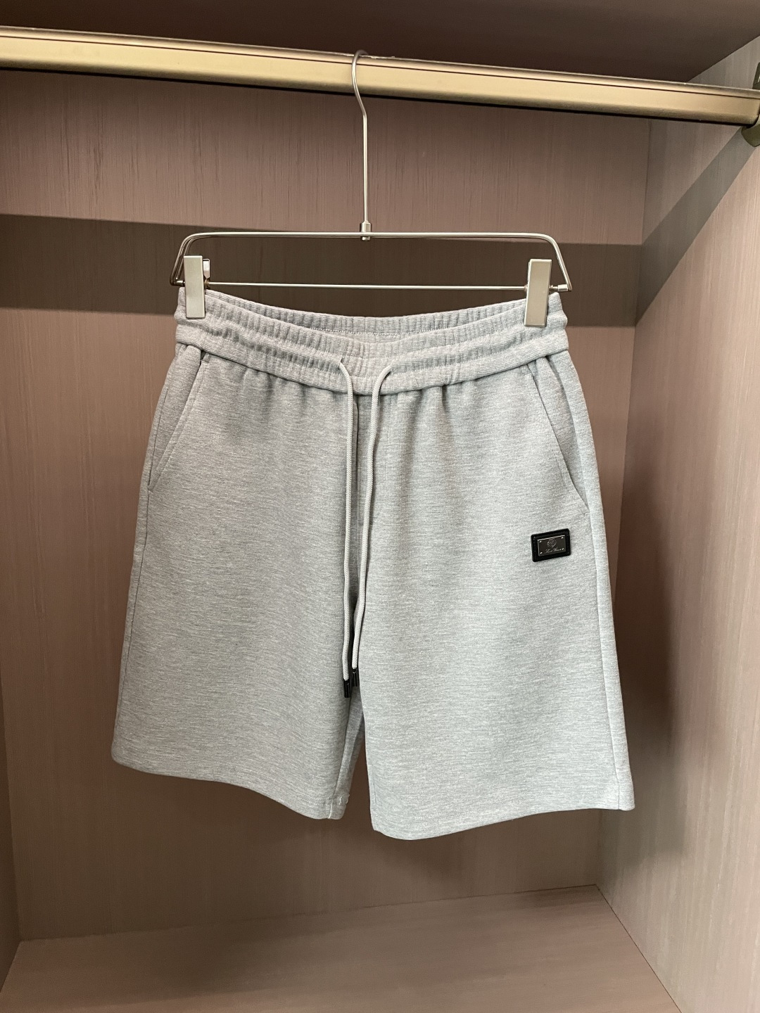 Loro piana 夏季短裤！百搭松紧腰休闲五分裤！松紧腰 两侧插袋 面料采用客供定织高支纯棉料，上身透气，柔软亲肤，