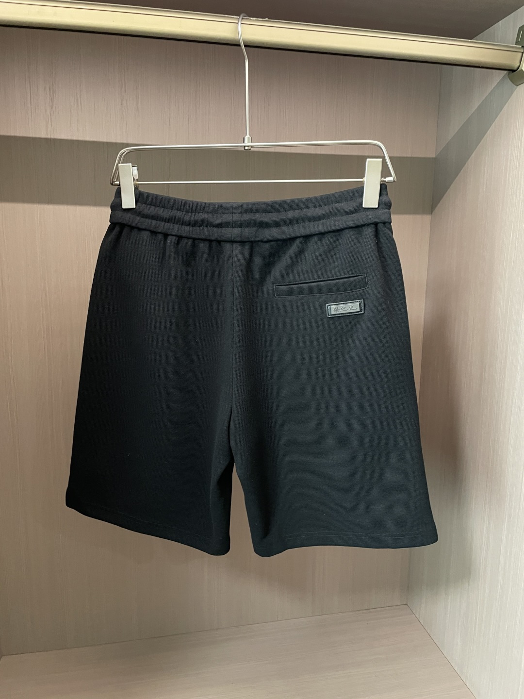 Loro piana 夏季短裤！百搭松紧腰休闲五分裤！松紧腰 两侧插袋 面料采用客供定织高支纯棉料，上身透气，柔软亲肤，