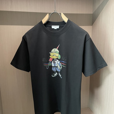 巴黎 2026春夏款/官网同步 面料采用重磅纯棉精梳棉面料,OS宽松版型,上身版型超正!日常百搭,衣橱必备单品! 尺码 巴黎 2026春夏款/官网同步 面料采用重磅纯棉精梳棉面料,OS宽松版型,上身版型超正!日常百搭,衣橱必备单品! 尺码