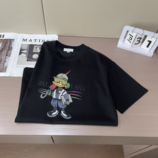 巴黎 2026春夏款/官网同步 面料采用重磅纯棉精梳棉面料,OS宽松版型,上身版型超正!日常百搭,衣橱必备单品! 尺码 巴黎 2026春夏款/官网同步 面料采用重磅纯棉精梳棉面料,OS宽松版型,上身版型超正!日常百搭,衣橱必备单品! 尺码