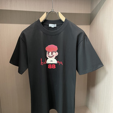 巴黎 2026春夏款/官网同步 面料采用重磅纯棉精梳棉面料,OS宽松版型,上身版型超正!日常百搭,衣橱必备单品! 尺码 巴黎 2026春夏款/官网同步 面料采用重磅纯棉精梳棉面料,OS宽松版型,上身版型超正!日常百搭,衣橱必备单品! 尺码