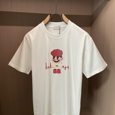 巴黎 2026春夏款/官网同步 面料采用重磅纯棉精梳棉面料,OS宽松版型,上身版型超正!日常百搭,衣橱必备单品! 尺码 巴黎 2026春夏款/官网同步 面料采用重磅纯棉精梳棉面料,OS宽松版型,上身版型超正!日常百搭,衣橱必备单品! 尺码