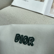 Dior 2026秋冬 男士短袖 专柜的最经典系列 最简单基础的经典款 很简单 重点看面料这次我们拿到的原厂面料!客供面 Dior 2026秋冬 男士短袖 专柜的最经典系列 最简单基础的经典款 很简单 重点看面料这次我们拿到的原厂面料!客供面