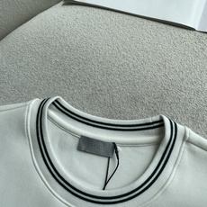 Dior 2026秋冬 男士短袖 专柜的最经典系列 最简单基础的经典款 很简单 重点看面料这次我们拿到的原厂面料!客供面 Dior 2026秋冬 男士短袖 专柜的最经典系列 最简单基础的经典款 很简单 重点看面料这次我们拿到的原厂面料!客供面