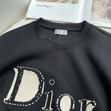 Dior 2026秋冬 男士短袖 专柜的最经典系列 最简单基础的经典款 很简单 重点看面料这次我们拿到的原厂面料!客供面 Dior 2026秋冬 男士短袖 专柜的最经典系列 最简单基础的经典款 很简单 重点看面料这次我们拿到的原厂面料!客供面