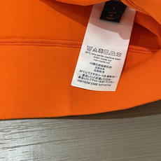 2026秋冬 Lv圆领刺绣短袖T恤打底衫 元素性的Logo徽章凸显休闲时尚魅力,依然独领时尚风骚.内搭好伴侣… 客供高 2026秋冬 Lv圆领刺绣短袖T恤打底衫 元素性的Logo徽章凸显休闲时尚魅力,依然独领时尚风骚.内搭好伴侣… 客供高