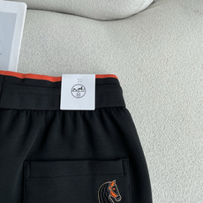 爱🐎仕 2026秋冬贸易公司全品相订单,保暖有型,客供针织纯棉混纺面料,手感软糯舒适,垂感好,搭配松紧腰直脚休闲裤 经典 爱🐎仕 2026秋冬贸易公司全品相订单,保暖有型,客供针织纯棉混纺面料,手感软糯舒适,垂感好,搭配松紧腰直脚休闲裤 经典