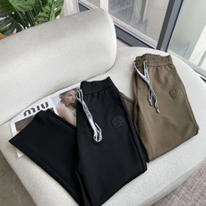 Loewe 2026秋冬贸易公司全品相订单,保暖有型,客供针织纯棉混纺面料,手感软糯舒适,垂感好,搭配松紧腰直脚休闲裤 Loewe 2026秋冬贸易公司全品相订单,保暖有型,客供针织纯棉混纺面料,手感软糯舒适,垂感好,搭配松紧腰直脚休闲裤