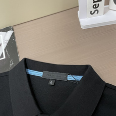 26Fw秋冬季节出品新品 Prad 男士高端成衣系列时尚轻奢经典时尚翻领长袖!纯色系列新款Polo衫,轻奢商务休闲气质高 26Fw秋冬季节出品新品 Prad 男士高端成衣系列时尚轻奢经典时尚翻领长袖!纯色系列新款Polo衫,轻奢商务休闲气质高