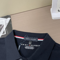 26Fw秋冬季节出品新品 TOMMY 男士高端成衣系列时尚轻奢经典时尚翻领长袖!纯色系列新款Polo衫,轻奢商务休闲气质 26Fw秋冬季节出品新品 TOMMY 男士高端成衣系列时尚轻奢经典时尚翻领长袖!纯色系列新款Polo衫,轻奢商务休闲气质