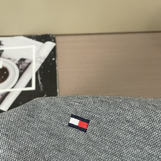 26Fw秋冬季节出品新品 TOMMY 男士高端成衣系列时尚轻奢经典时尚翻领长袖!纯色系列新款Polo衫,轻奢商务休闲气质 26Fw秋冬季节出品新品 TOMMY 男士高端成衣系列时尚轻奢经典时尚翻领长袖!纯色系列新款Polo衫,轻奢商务休闲气质