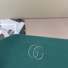 26Fw秋冬季节出品新品 Gucc 男士高端成衣系列时尚轻奢经典时尚翻领长袖!纯色系列新款Polo衫,轻奢商务休闲气质 26Fw秋冬季节出品新品 Gucc 男士高端成衣系列时尚轻奢经典时尚翻领长袖!纯色系列新款Polo衫,轻奢商务休闲气质