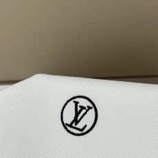 26Fw秋冬季节出品新品 LV 男士高端成衣系列时尚轻奢经典时尚翻领长袖!纯色系列新款Polo衫,轻奢商务休闲气质高雅款 26Fw秋冬季节出品新品 LV 男士高端成衣系列时尚轻奢经典时尚翻领长袖!纯色系列新款Polo衫,轻奢商务休闲气质高雅款