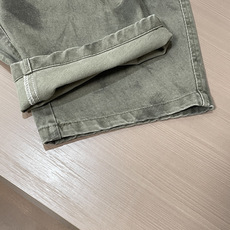 Y3工装休闲裤|解构剪裁,松弛高阶感 自带水洗做旧质感,黑/灰两色可选。 松紧抽绳腰头,不挑腰围,穿脱自在。 立体拼接结 Y3工装休闲裤|解构剪裁,松弛高阶感 自带水洗做旧质感,黑/灰两色可选。 松紧抽绳腰头,不挑腰围,穿脱自在。 立体拼接结