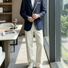Dior男士亚麻休闲西装|松弛老钱感 拒绝刻板正装的束缚,甄选透气亚麻混纺面料,自带细腻自然肌理,上手轻盈不压身。 利落 Dior男士亚麻休闲西装|松弛老钱感 拒绝刻板正装的束缚,甄选透气亚麻混纺面料,自带细腻自然肌理,上手轻盈不压身。 利落