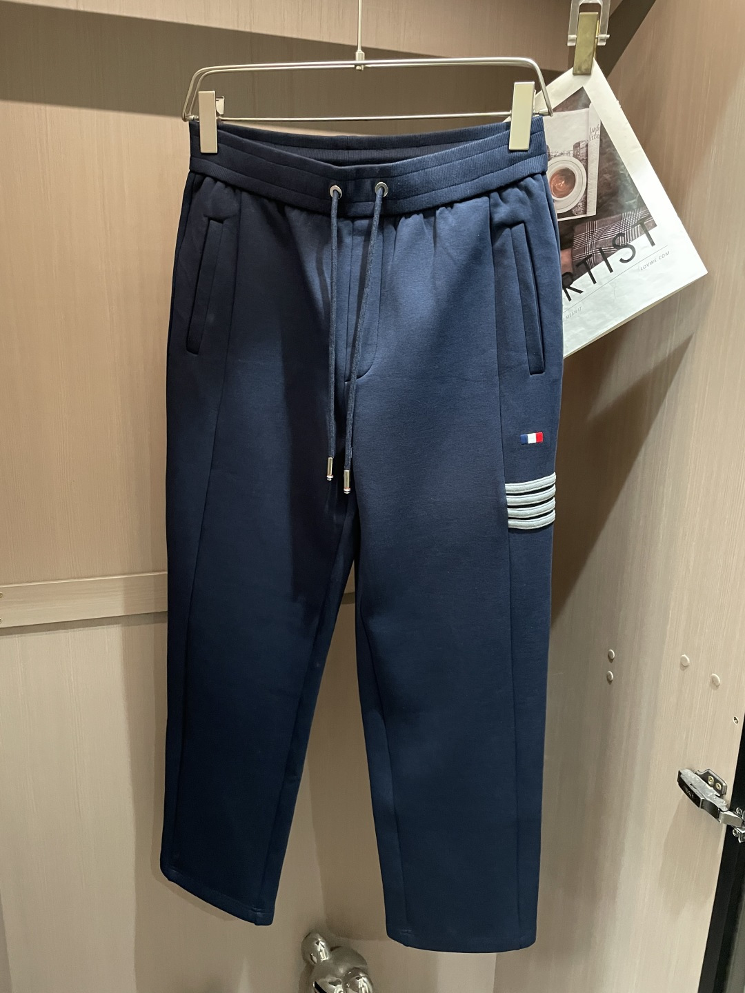 型号L903QD#，TB家 2026秋冬最新网球拍刺绣男士运动休闲裤，传统卫裤款型，简约百搭，不挑人穿，免烫面料，方便打