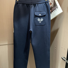 型号L903QD#,TB家 2026秋冬最新网球拍刺绣男士运动休闲裤,传统卫裤款型,简约百搭,不挑人穿,免烫面料,方便打 型号L903QD#,TB家 2026秋冬最新网球拍刺绣男士运动休闲裤,传统卫裤款型,简约百搭,不挑人穿,免烫面料,方便打