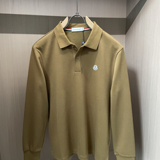 26FW秋冬|Moncler男士长袖Polo衫 三色可选|卡其/橙红/黑色 甄选高支珠地棉面料,触感细腻挺括,透气亲肤, 26FW秋冬|Moncler男士长袖Polo衫 三色可选|卡其/橙红/黑色 甄选高支珠地棉面料,触感细腻挺括,透气亲肤,