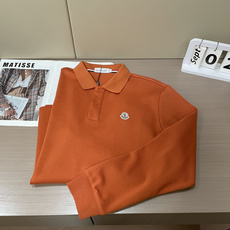 26FW秋冬|Moncler男士长袖Polo衫 三色可选|卡其/橙红/黑色 甄选高支珠地棉面料,触感细腻挺括,透气亲肤, 26FW秋冬|Moncler男士长袖Polo衫 三色可选|卡其/橙红/黑色 甄选高支珠地棉面料,触感细腻挺括,透气亲肤,