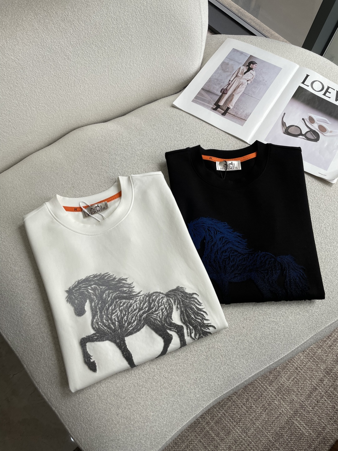爱🐎仕 2026秋冬 圆领刺绣短袖T恤打底衫 元素性的Logo凸显休闲时尚魅力,依然独领时尚风骚.内搭好伴侣… 客供高支