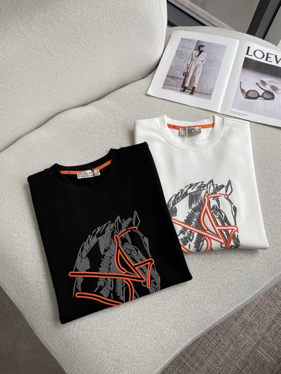 爱🐎仕 2026秋冬 圆领刺绣短袖T恤打底衫 元素性的Logo凸显休闲时尚魅力,依然独领时尚风骚.内搭好伴侣… 客供高支